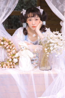 翁公和晓雯在厨房里猛烈进出